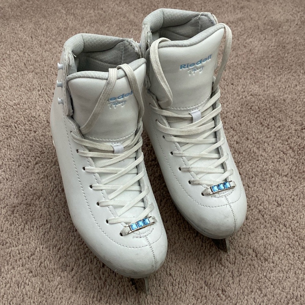 Riedell Topaz Girls Figure Skates Size J2 - Picture 2 of 15